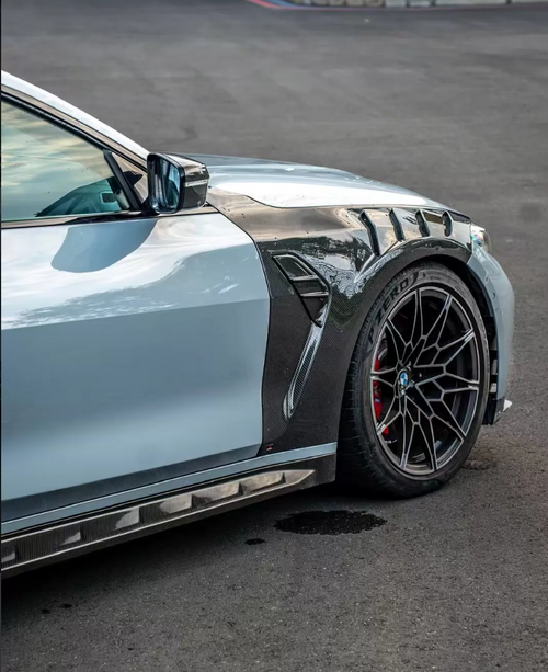 ALETAS DELANTERAS VENTILADAS ESTILO AE – BMW M4/M3 G80/G81/G82/G83