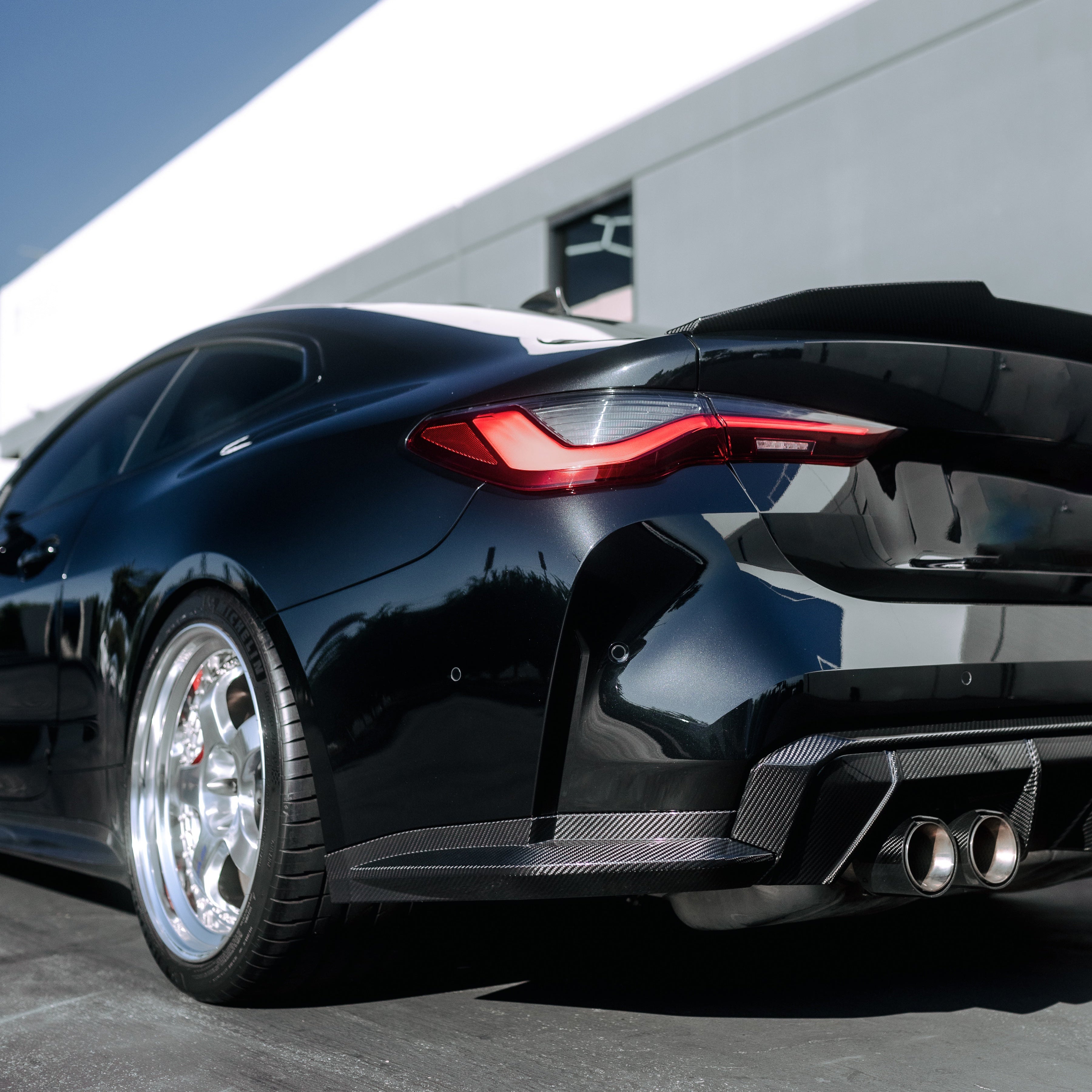 ESQUINAS TRASERAS ESTILO OEM – BMW M4/M3 G80/G81/G82/G83