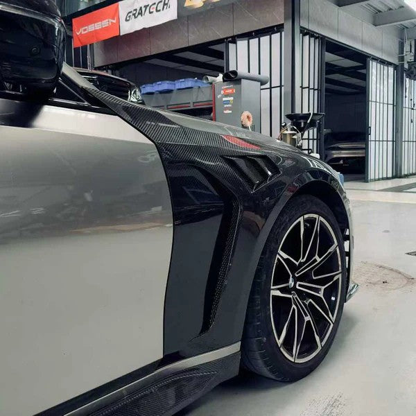 ALETAS DELANTERAS VENTILADAS ESTILO APN – BMW M4/M3 G80/G81/G82/G83