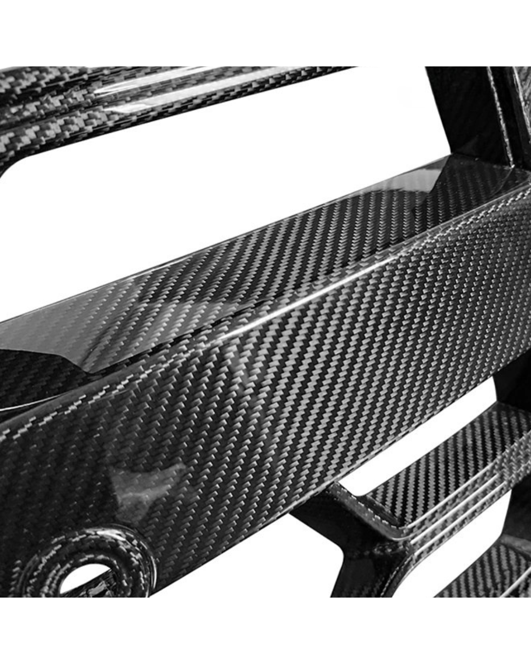 PARRILLA DELANTERA - M4/M3 G80/G82/G83